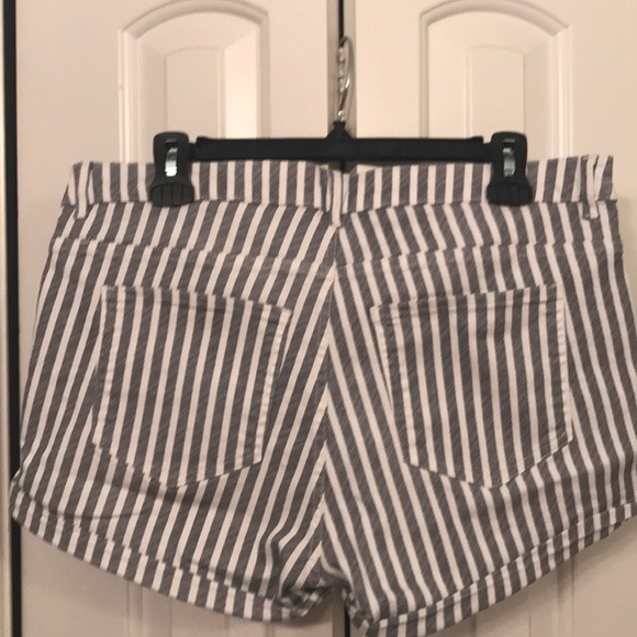 H&M shirts 12 white and blue stripes - Picture 2 of 3